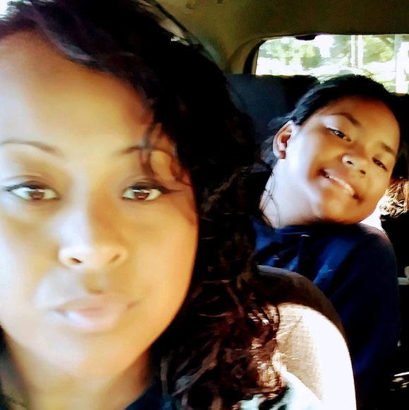 Profile Picture of Miracle Mageo (@mmageo) on Poshmark