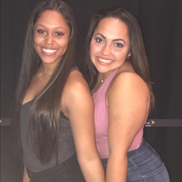 Profile Picture of Taylor Mcquarters (@taylormcq98) on Poshmark