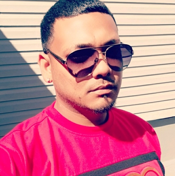 Profile Picture of Mahendra Prashad (@m_prashd) on Poshmark