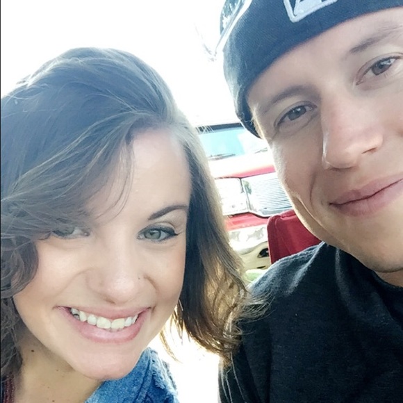 Profile Picture of Heather Conway (@heathercon) on Poshmark