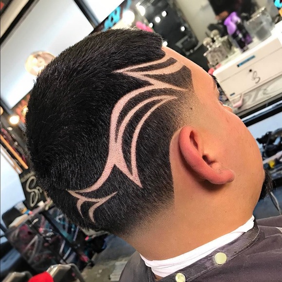 Profile Picture of Aaron Castro (@aaronlit) on Poshmark