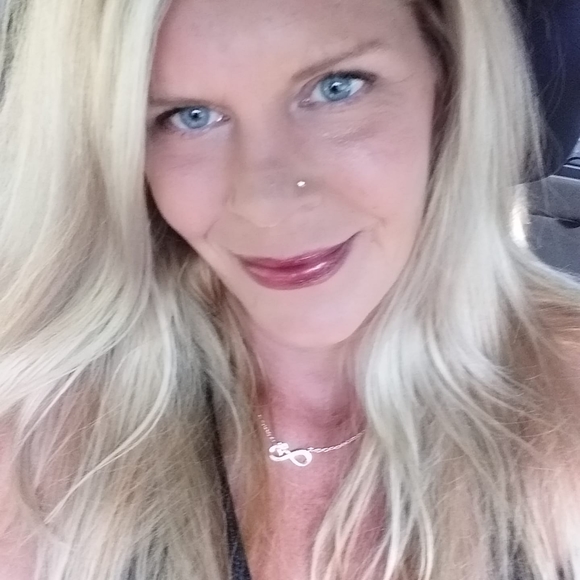 Profile Picture of Kristina Ruud (@kristinaruud) on Poshmark