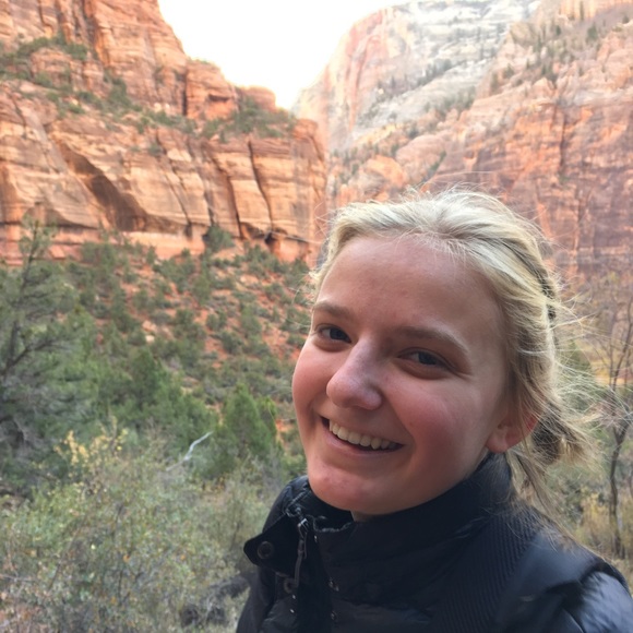 Fay Muenchow - Poshmark Profile Picture of Fay Muenchow (@faymuench) on Poshmark