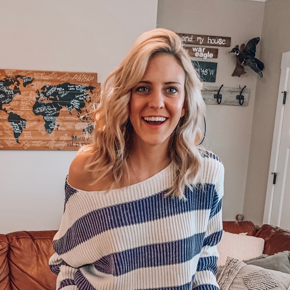 Profile Picture of Whitney Morrow (@wlj0002) on Poshmark