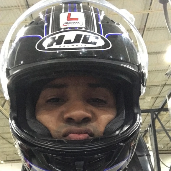 Profile Picture of Luis Olivares (@luiseduol7290) on Poshmark