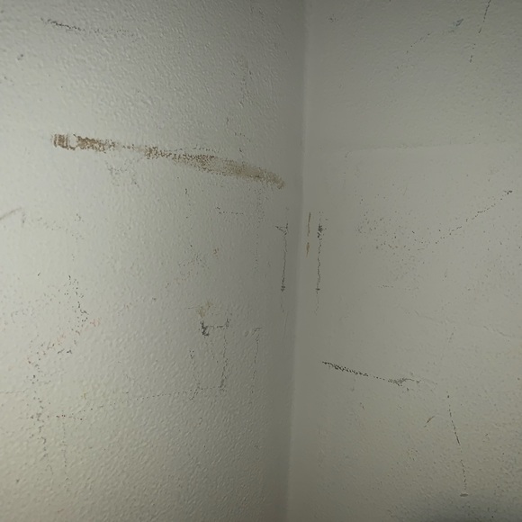 Profile Picture of Neika Vallot (@neikavallot) on Poshmark