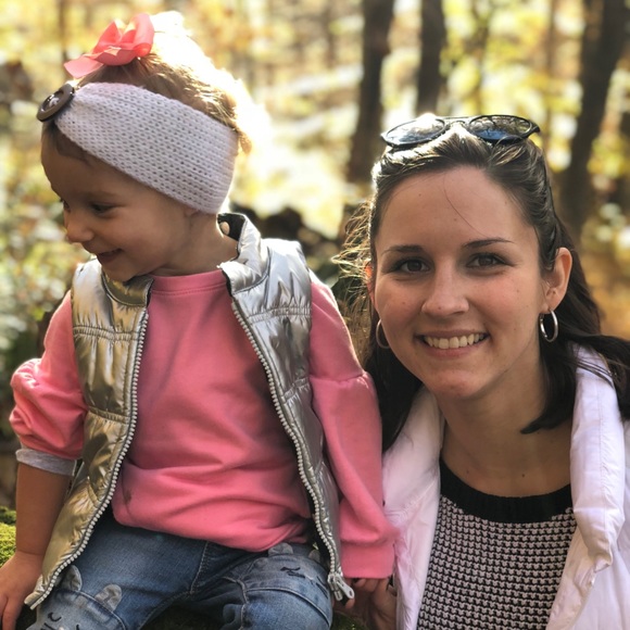 Profile Picture of Olivia Emler (@livla08) on Poshmark