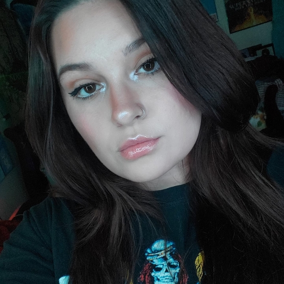 Profile Picture of Meganmarie Peterlin (@meganpeterlin1) on Poshmark