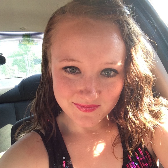 Jessica Zigan - Poshmark Profile Picture of Jessica Zigan (@jessizigan) on Poshmark