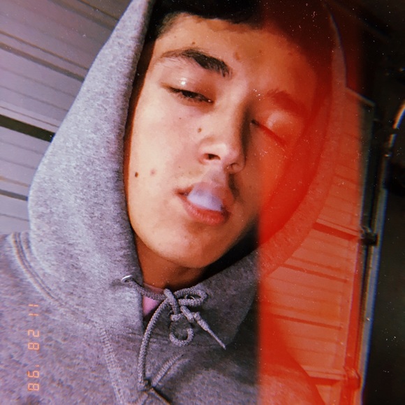 Profile Picture of Zach Horrell (@zhorrell) on Poshmark