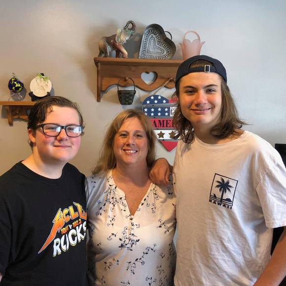 Profile Picture of Kim Hostovich arencibia (@kimnyga) on Poshmark