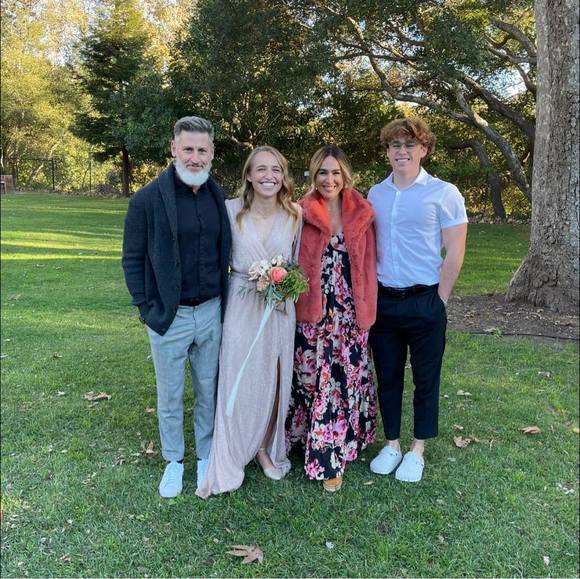 Profile Picture of Sarah Matye (@mrsm8t) on Poshmark