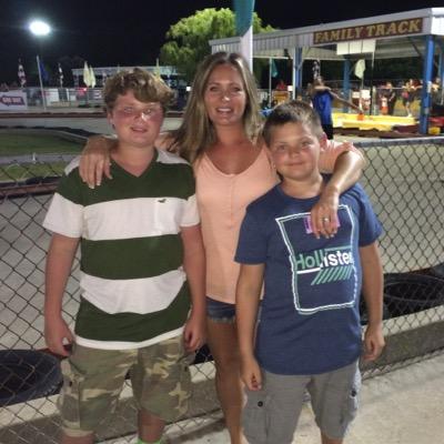 Profile Picture of Mike&Amanda Cordery (@tahoenv00) on Twitter