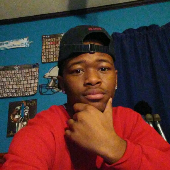 Profile Picture of Antwain Wilson (@antwain19) on Poshmark