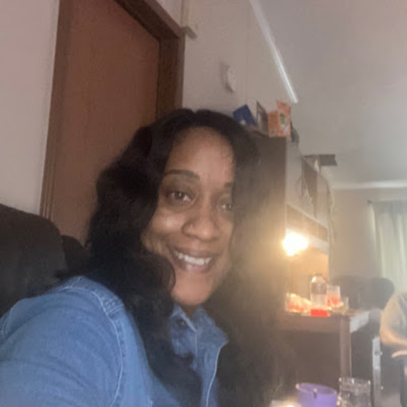 Profile Picture of A Curry (@curryscorner) on Poshmark