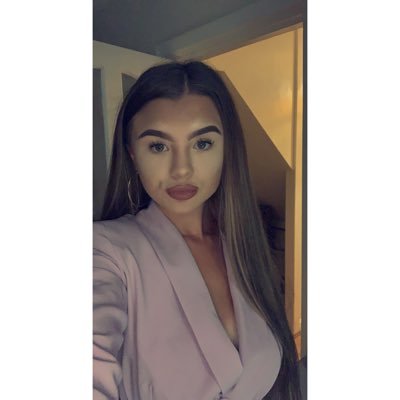 Profile Picture of Chloe Murray (@chloecm_) on Twitter