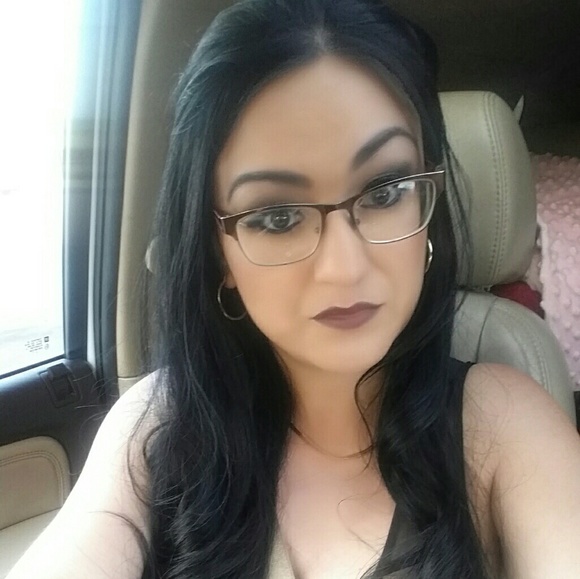 Profile Photo of Maria Licea (@galvanlicea04) on Poshmark