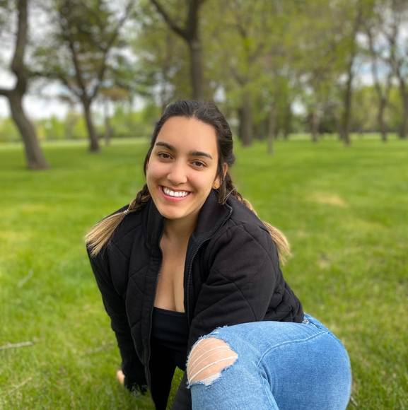 Profile Picture of Lily Engel (@lilyengel) on Poshmark