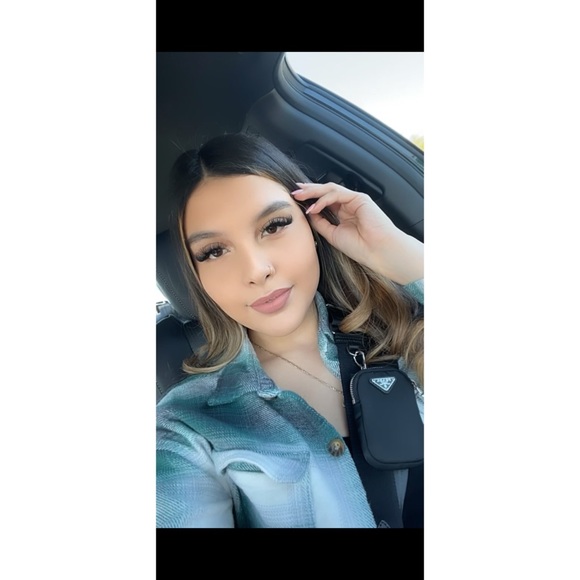 Profile Picture of Nayeli Ramirez (@sincerelynvye) on Poshmark