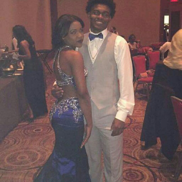 Profile Picture of Erynn Hall (@erynnkhall02) on Poshmark