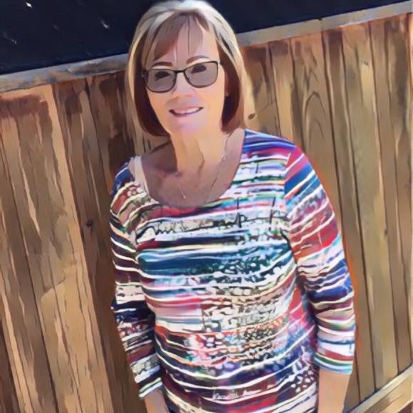 Profile Picture of Donna Bothelio (@dbothelio) on Poshmark