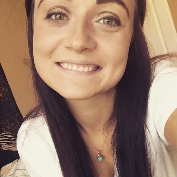 Profile Picture of Shelby Bordinger (@shelby_05) on Poshmark