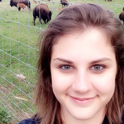 Profile Picture of Melissa (@MelDaChamps) on Twitter