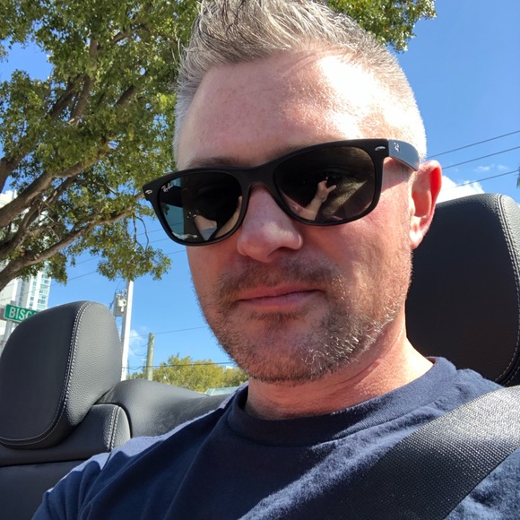 Profile Picture of Chris Gates (@cgates182) on Poshmark
