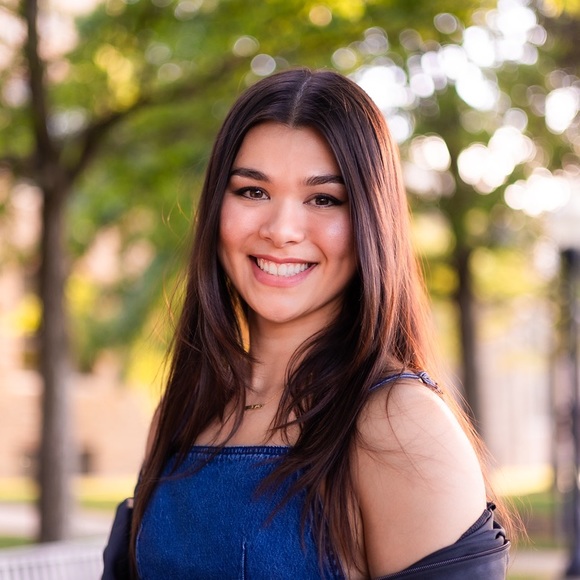 Profile Picture of Malia Aurigemma (@maliaaurigemma) on Poshmark