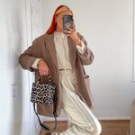 Profile Picture of LAURA🍊neutral/ minimal fashion (@laurakinsman_) on Instagram