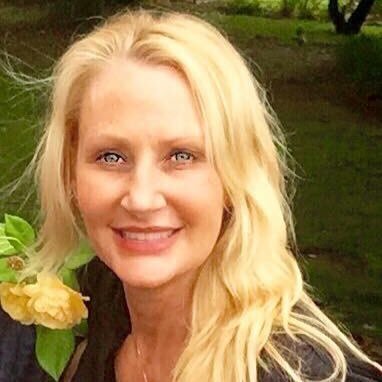 Profile Picture of Karen Douglas (@damron_karen) on Twitter