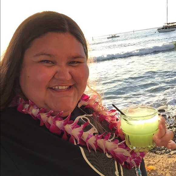 Profile Picture of Melissa Roybal (@chibbimel) on Poshmark