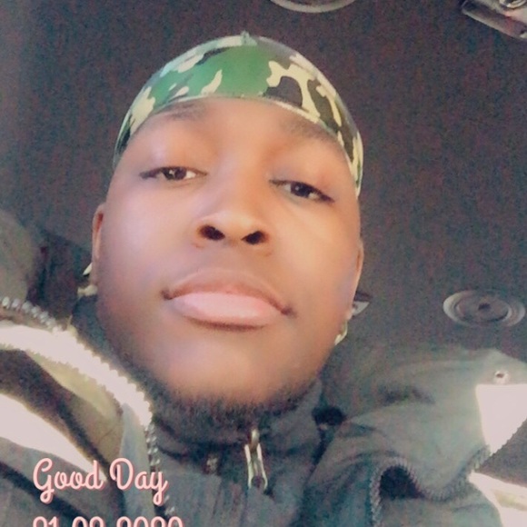 Jonnell Bessent - Poshmark Profile Picture of Jonnell Bessent (@jonnellb448) on Poshmark