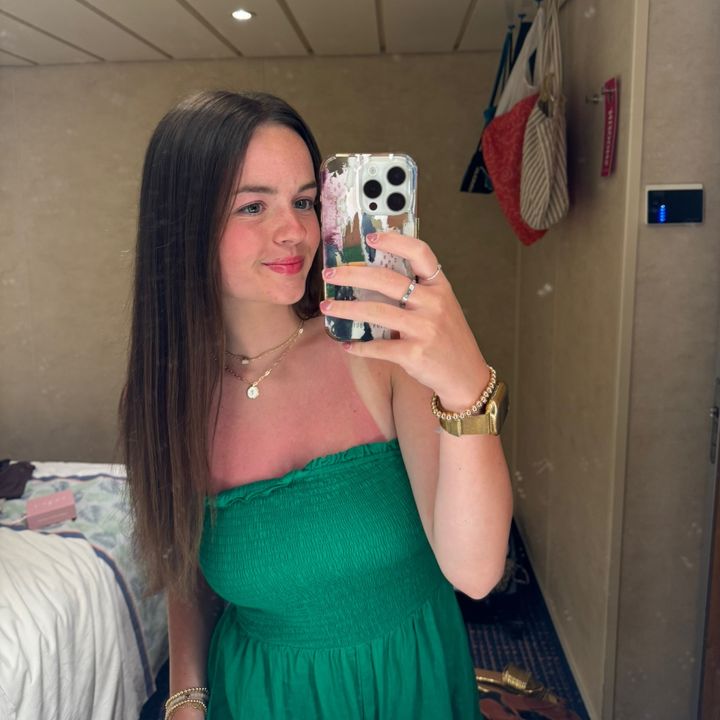 Profile Picture of   Claire Arnold... (@claire.kenzie) on Tiktok