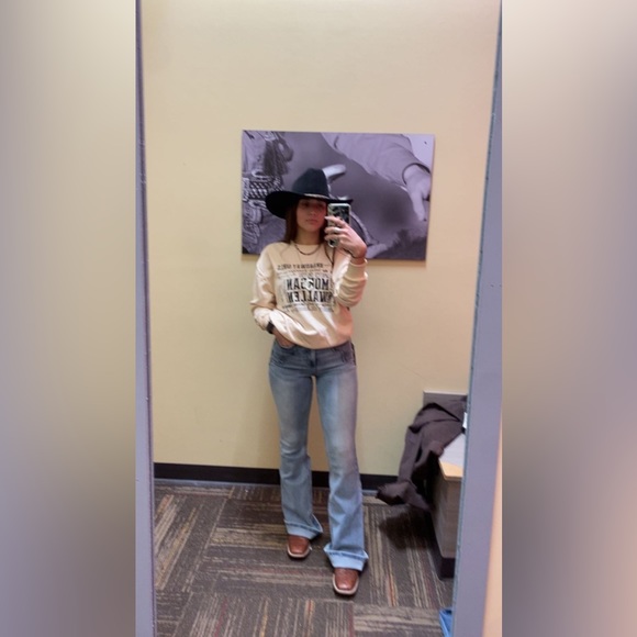 Profile Picture of Corynn Mack (@littlemack03) on Poshmark