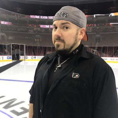 Profile Picture of Gray Davis (@firehousedavis) on Twitter