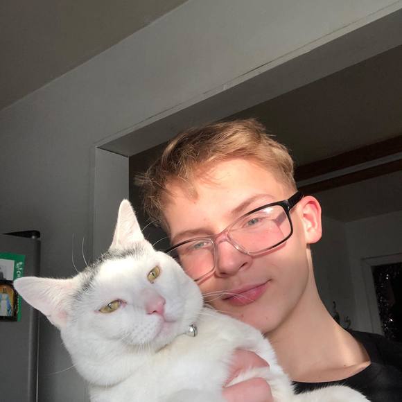 Profile Picture of Matthew Glaze (@matthew_glaze) on Poshmark