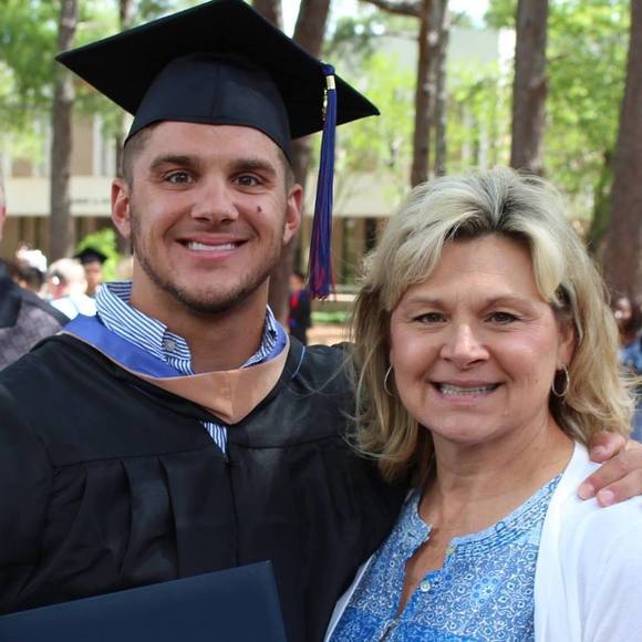 Profile Picture of Zack Haralambis (@zackhara1313) on Poshmark