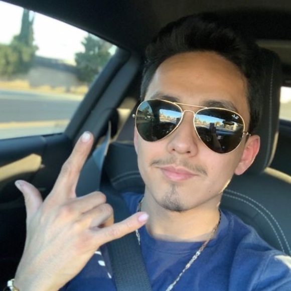 Profile Picture of Juan Jaimes (@juanjaimes980) on Poshmark