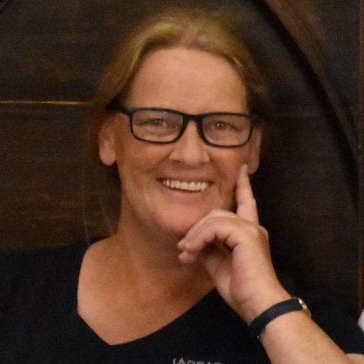 Profile Picture of Clare Maynard (@green__shores) on Twitter