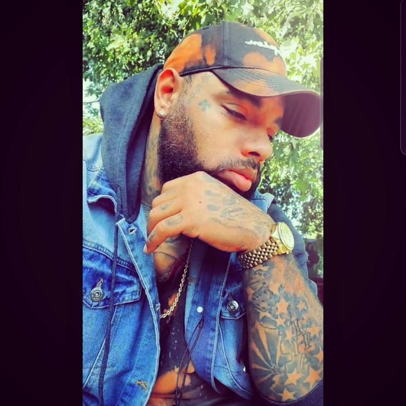 Profile Picture of Brandon Keene (@5ive0two) on Poshmark
