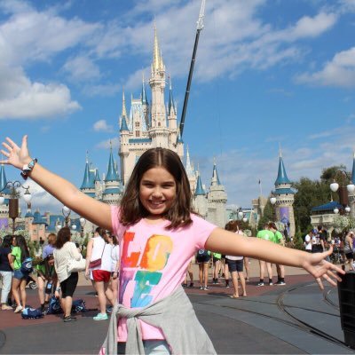 Profile Picture of Lara Katz (@LaraKatz10) on Twitter