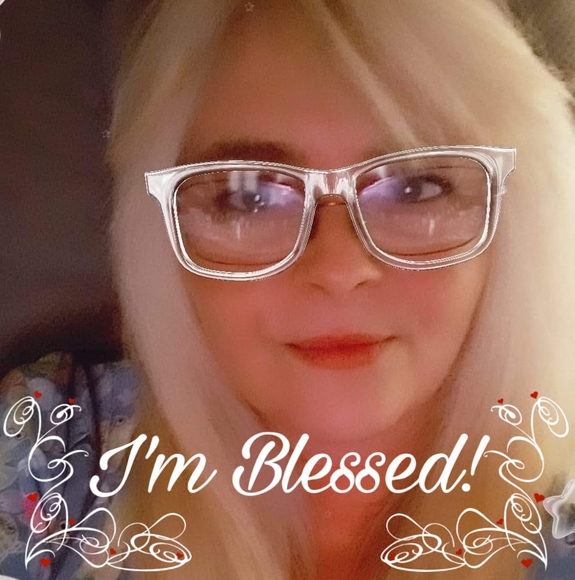 Profile Picture of Tina Bowmar (@tbowmar07) on Poshmark