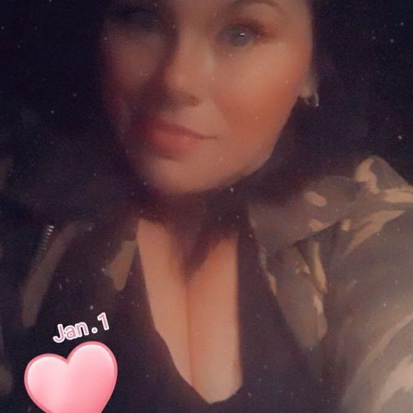 Profile Picture of Brittany Manser (@brittany_manser) on Poshmark