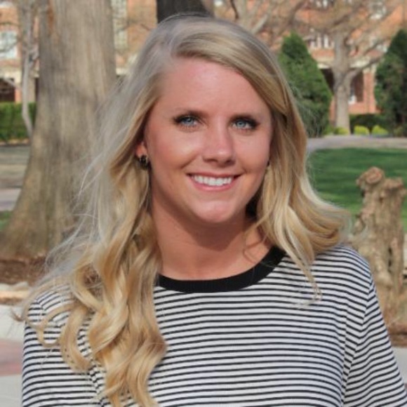 Profile Picture of Taylar Goike (@taylargoike) on Poshmark
