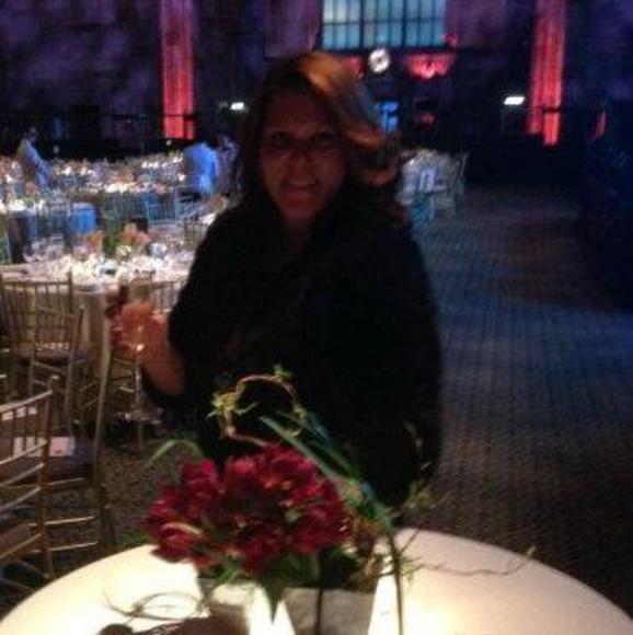 Profile Picture of Ceri Dowson (@ceridowson) on Poshmark