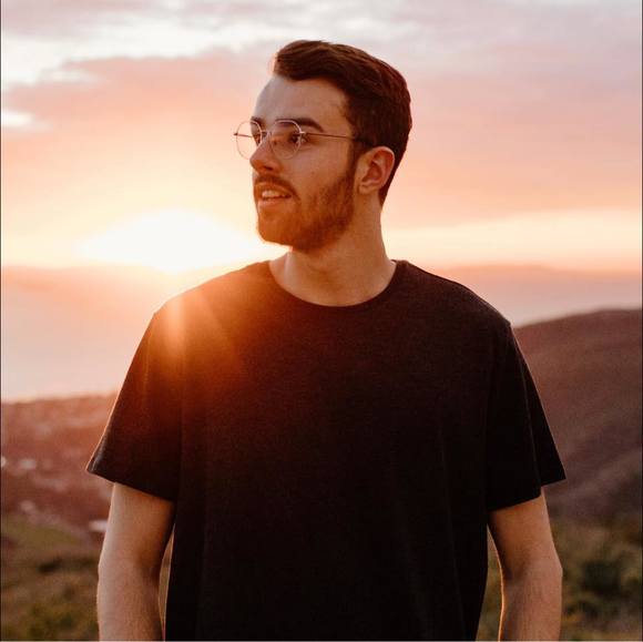 Profile Picture of John Baldwin (@johnybaldman) on Poshmark