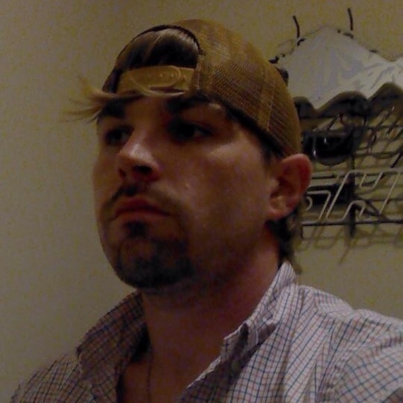 Profile Picture of Dustin Hunter (@tatum1987) on Poshmark