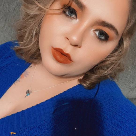 Profile Picture of Taylor Farrell (@tayynichole96) on Poshmark