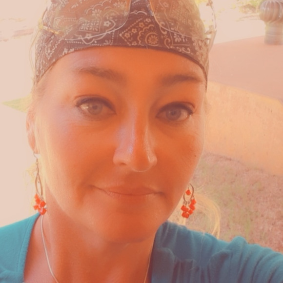 Profile Picture of Jodi Colvin (@jcolvin225) on Poshmark